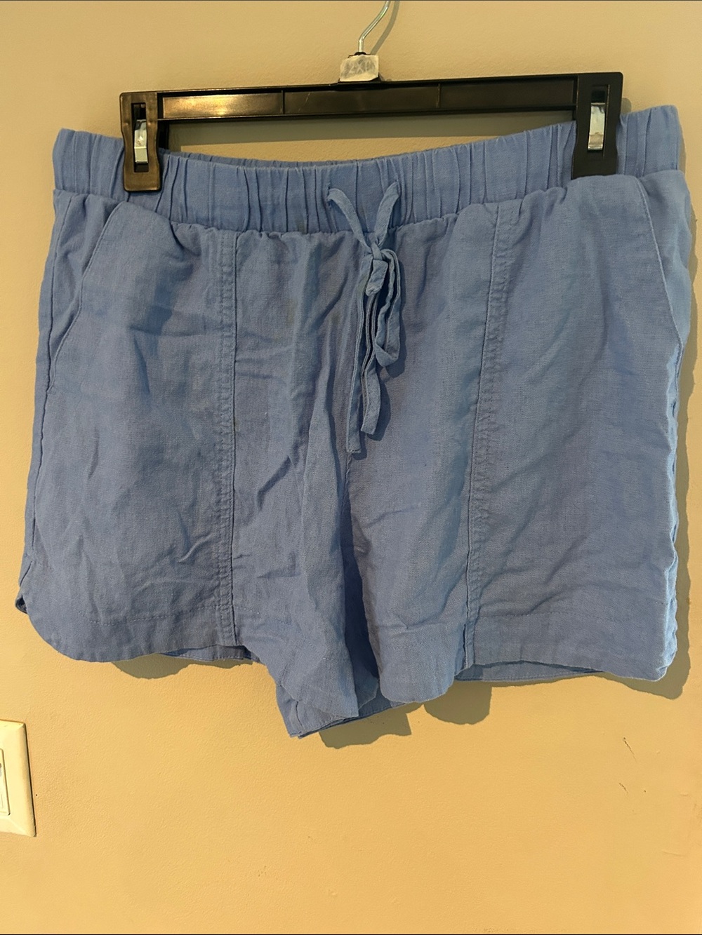 Universal Thread Light Blue Women's Drawstring Linen Shorts. Medium